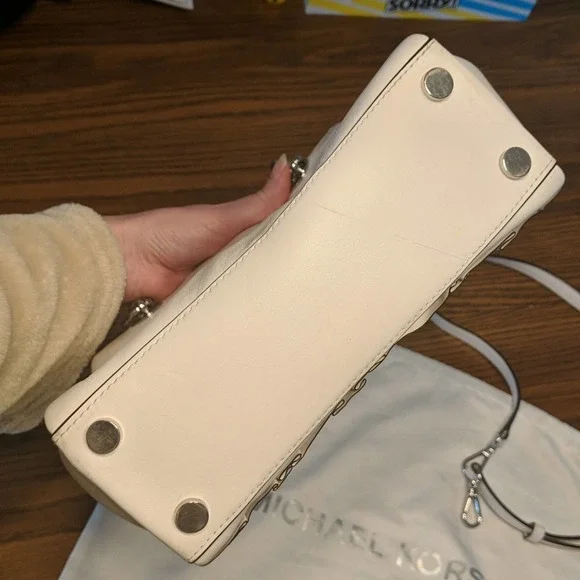 Michael Kors Cynthia Ruffled Leather Small Satchel White - Picture 13 of 16